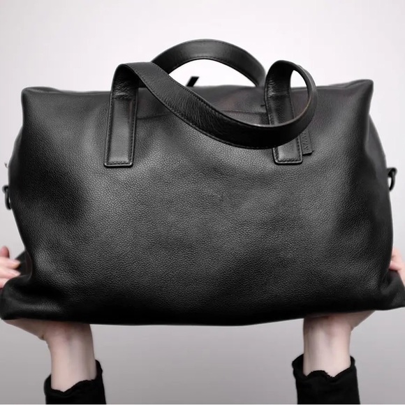 BRAND NEW NEVER USED AWAY LEATHER EVERYWHERE BAG - Picture 3 of 6